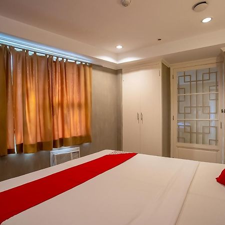 Oyo 821 Connector Hostel Макати Экстерьер фото