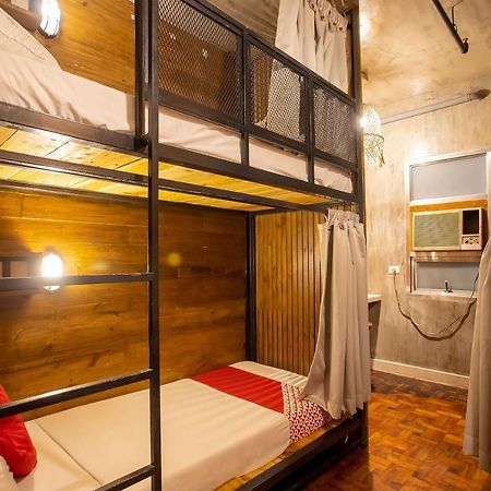 Oyo 821 Connector Hostel Макати Экстерьер фото