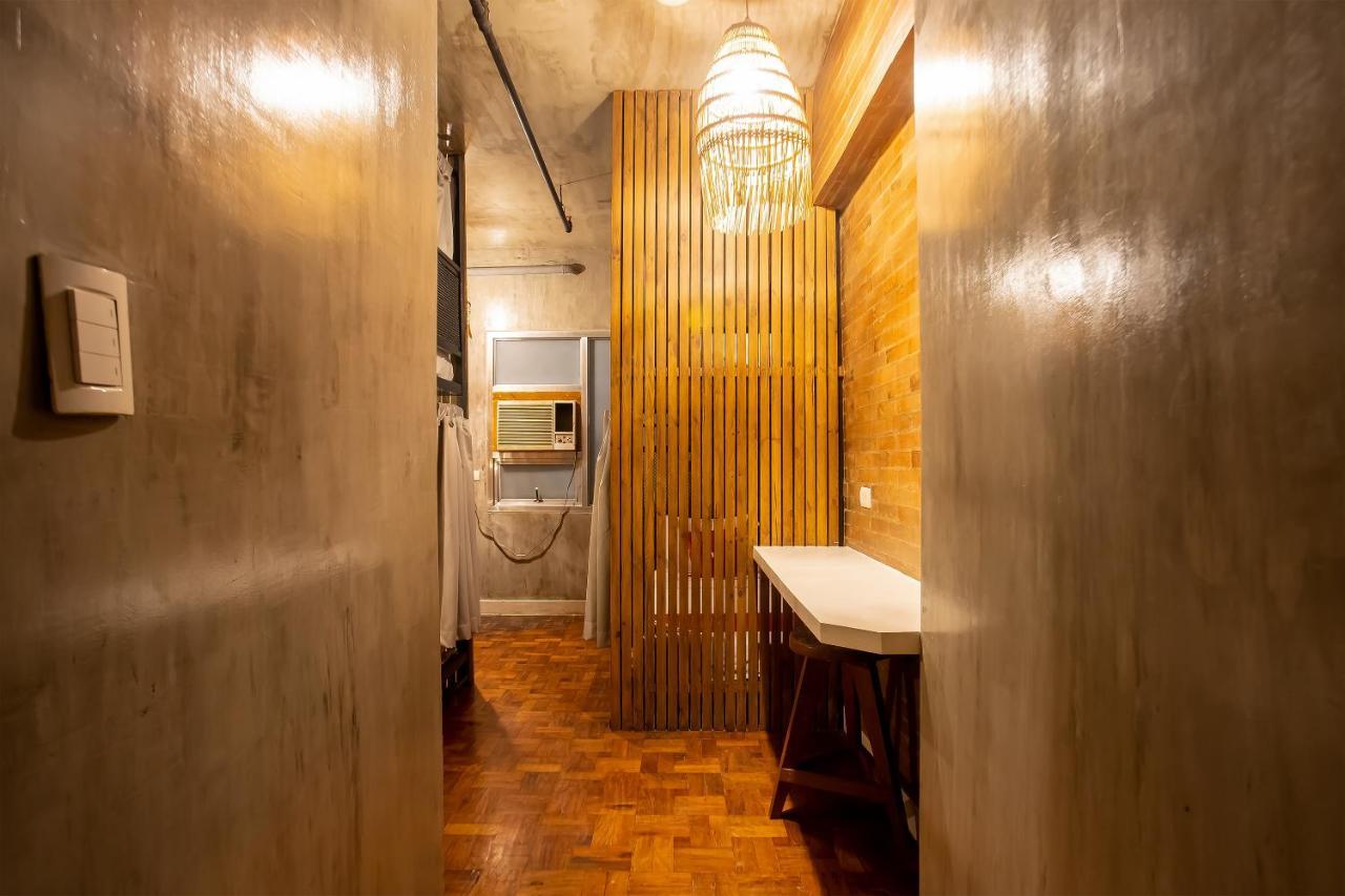 Oyo 821 Connector Hostel Макати Экстерьер фото